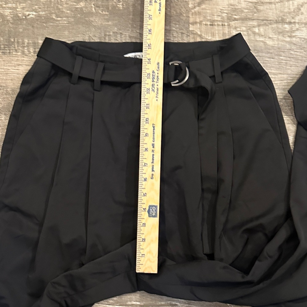 Elizabeth and James Women's Pleated High Rise Black Dress Pants Size 14 - Picture 3 of 10